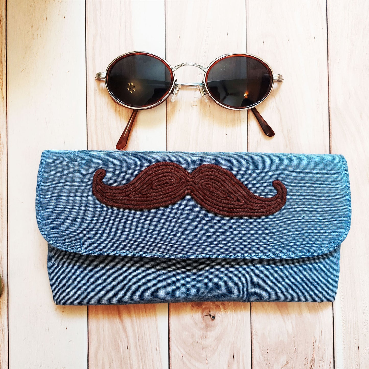 The Mooch Eyewear Case