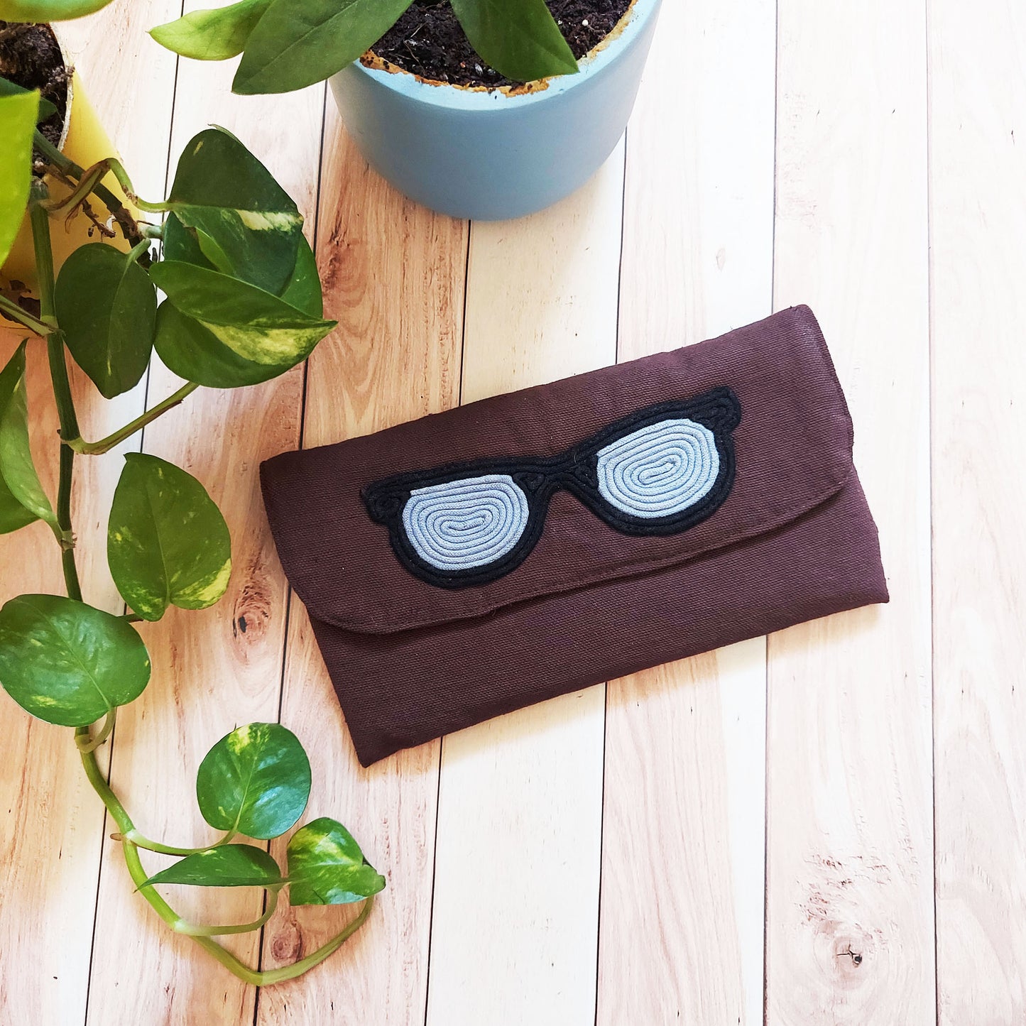 The Brown Eyewear Case