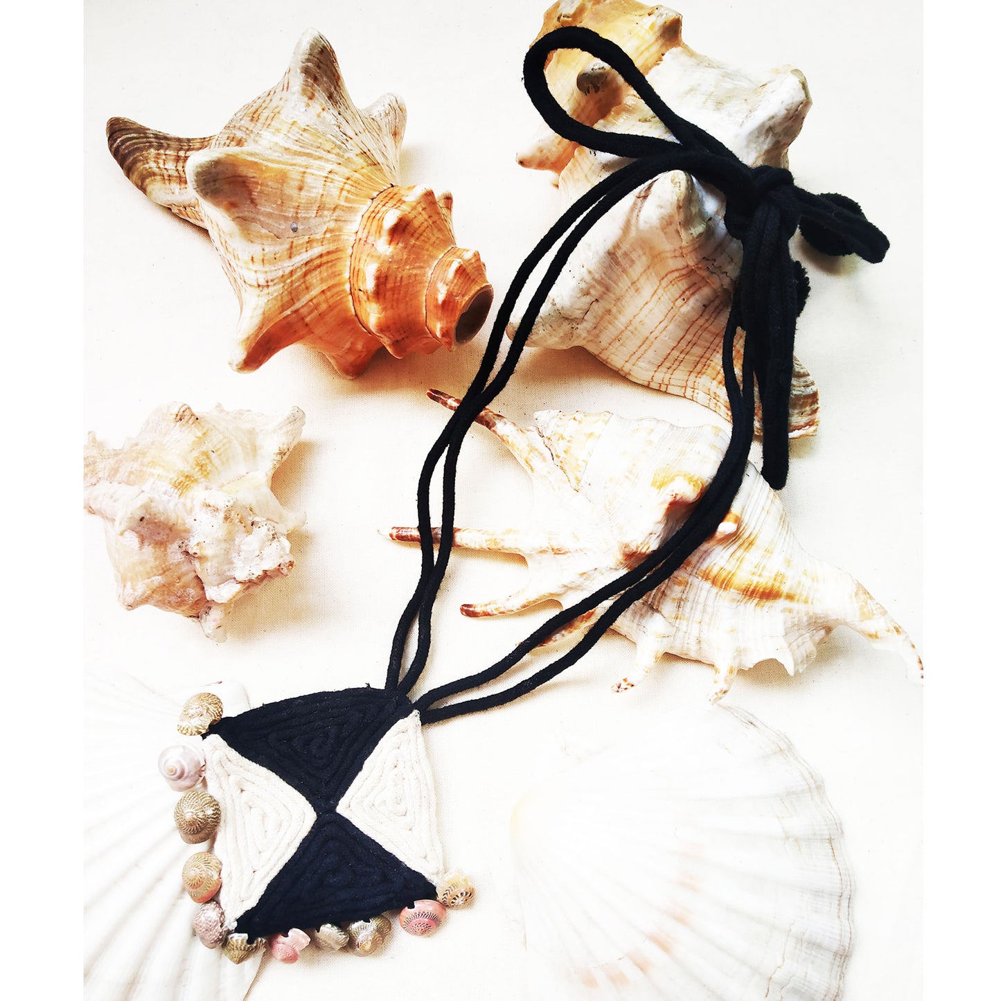 Statement Shell Necklace