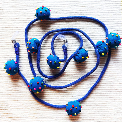 Blue bauble spectacle string