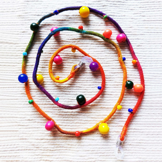 Glass bead spectacle string